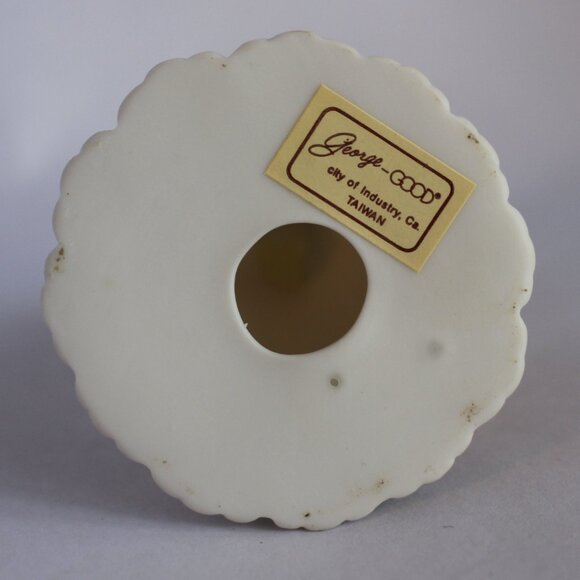 Vintage George Good Ceramic Angel Figurine - Picture 8 of 9